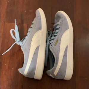 PUMA Blue Suede girls shoes Size 4